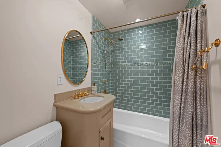 1575 Alexis Place, Beverly Hills, California 90210