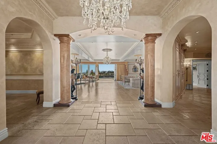 1575 Alexis Place, Beverly Hills, California 90210