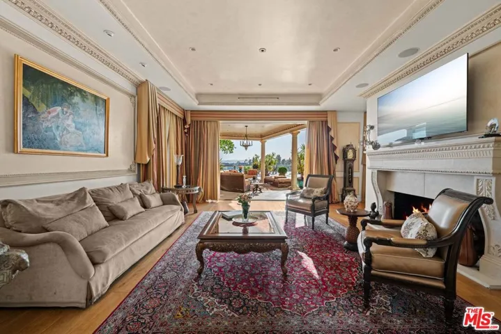 1575 Alexis Place, Beverly Hills, California 90210