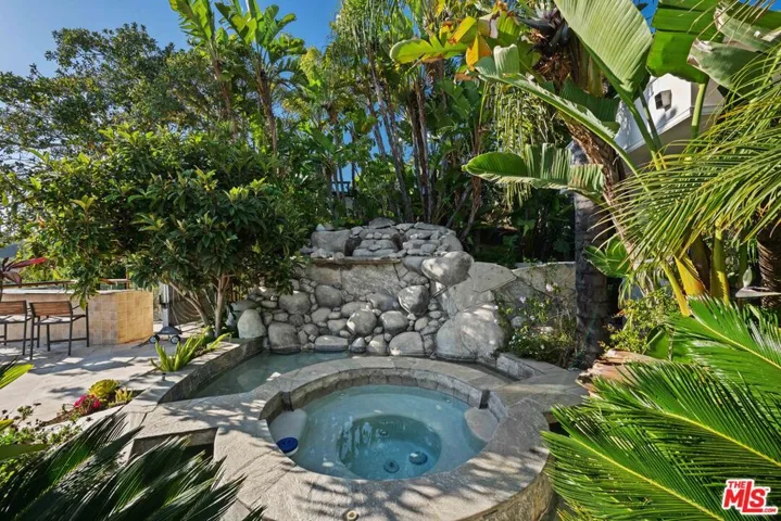 1575 Alexis Place, Beverly Hills, California 90210