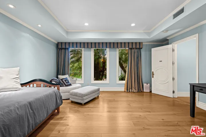 1575 Alexis Place, Beverly Hills, California 90210