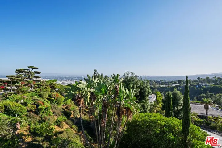 1575 Alexis Place, Beverly Hills, California 90210