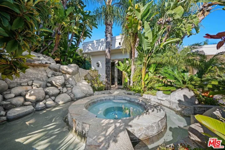 1575 Alexis Place, Beverly Hills, California 90210