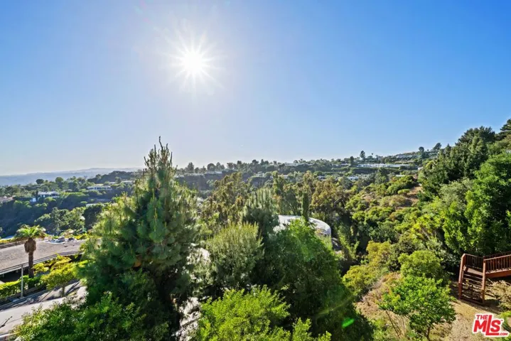 1575 Alexis Place, Beverly Hills, California 90210
