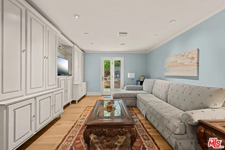 1575 Alexis Place, Beverly Hills, California 90210