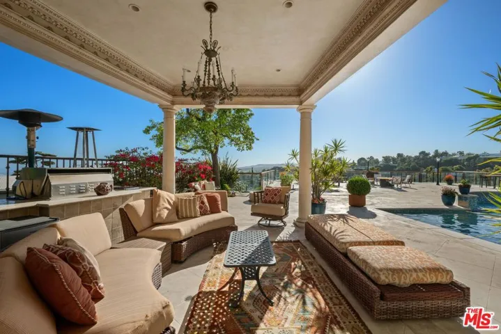 1575 Alexis Place, Beverly Hills, California 90210