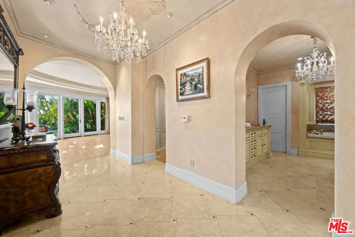 1575 Alexis Place, Beverly Hills, California 90210