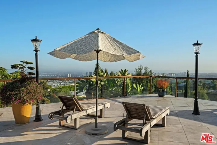 1575 Alexis Place, Beverly Hills, California 90210