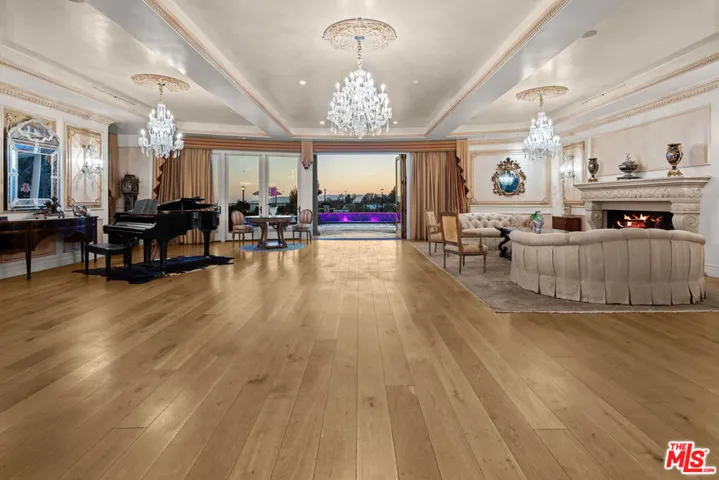 1575 Alexis Place, Beverly Hills, California 90210