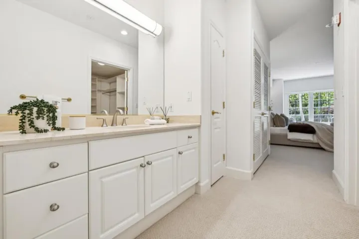 1 W Edith Avenue D125, Los Altos, California 94022