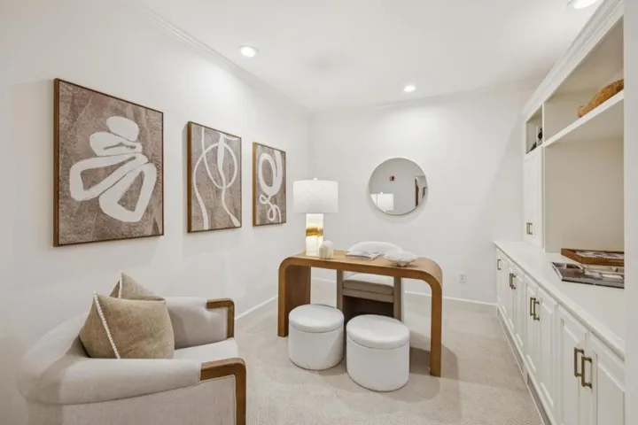 1 W Edith Avenue D125, Los Altos, California 94022