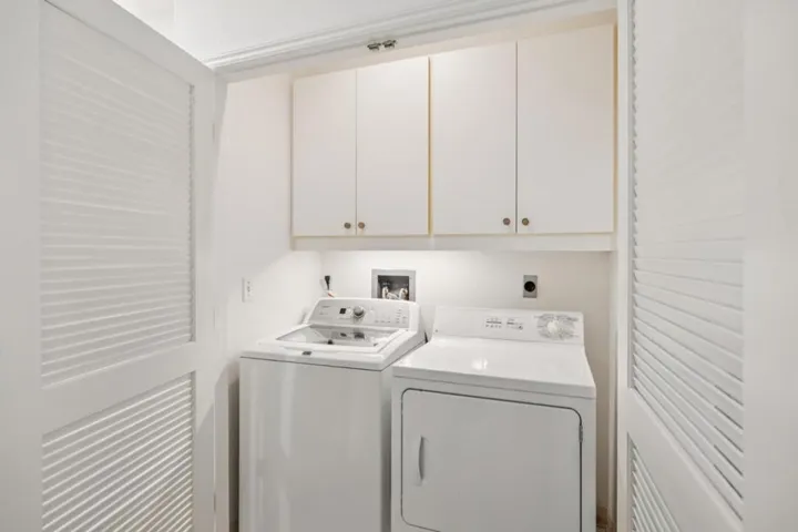 1 W Edith Avenue D125, Los Altos, California 94022