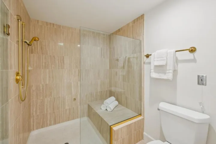 1 W Edith Avenue D125, Los Altos, California 94022