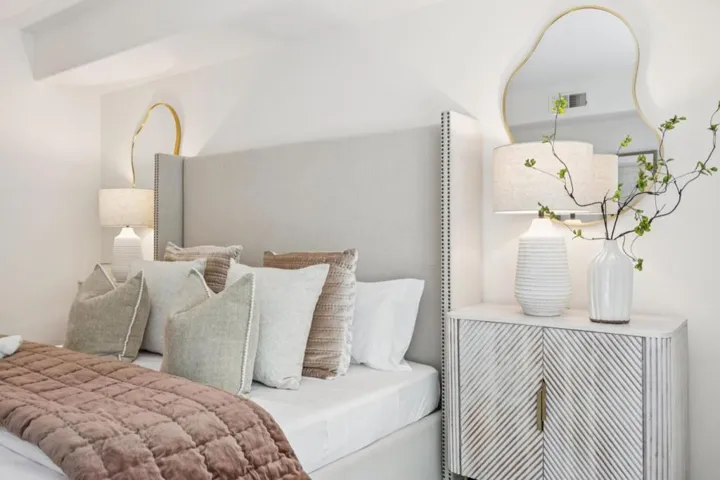 1 W Edith Avenue D125, Los Altos, California 94022