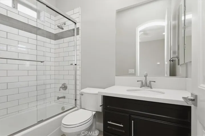 bath 2 downstairs