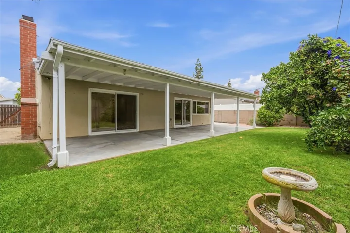 559 Pierpont Drive, Costa Mesa, California 92626