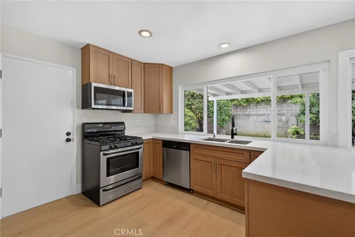 559 Pierpont Drive, Costa Mesa, California 92626