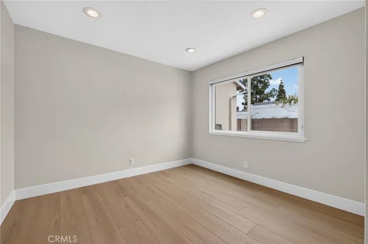 559 Pierpont Drive, Costa Mesa, California 92626
