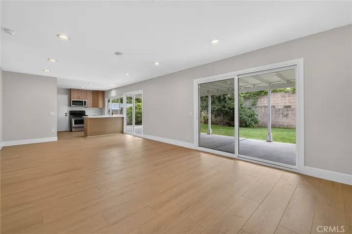 559 Pierpont Drive, Costa Mesa, California 92626