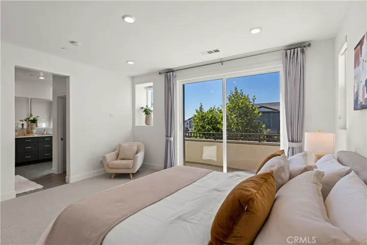 372 Baluster, Irvine, California 92618