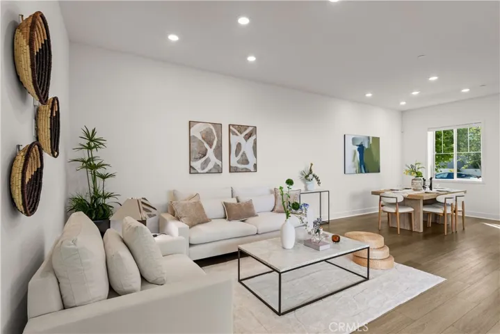 372 Baluster, Irvine, California 92618