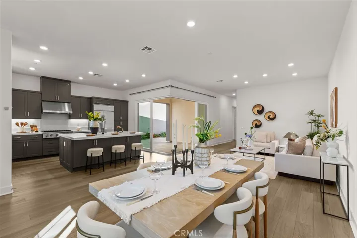 372 Baluster, Irvine, California 92618
