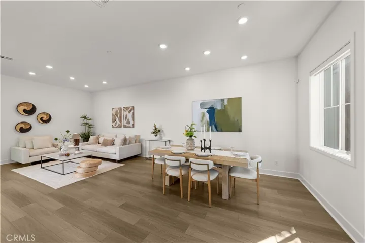 372 Baluster, Irvine, California 92618
