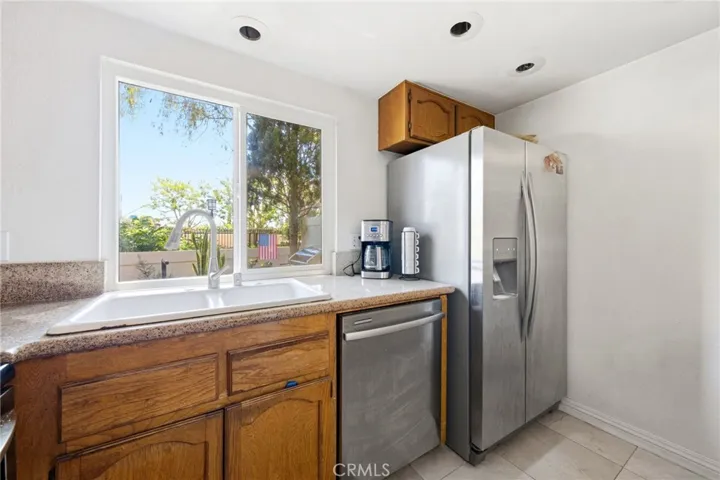 905 Hyde Court, Costa Mesa, California 92626