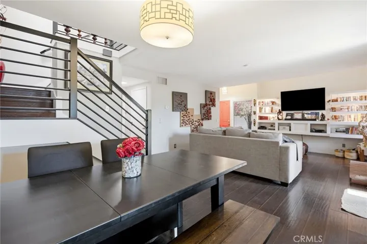905 Hyde Court, Costa Mesa, California 92626