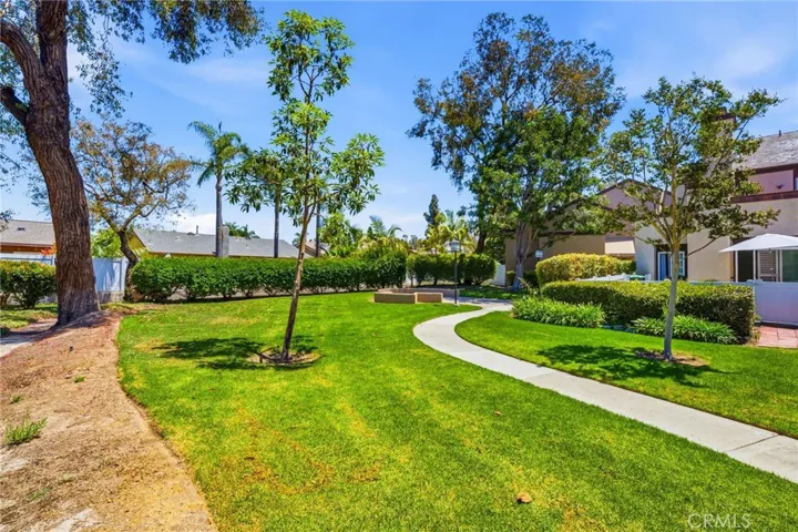 905 Hyde Court, Costa Mesa, California 92626