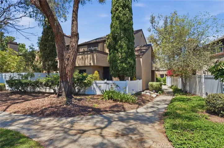 905 Hyde Court, Costa Mesa, California 92626