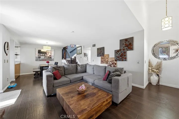 905 Hyde Court, Costa Mesa, California 92626