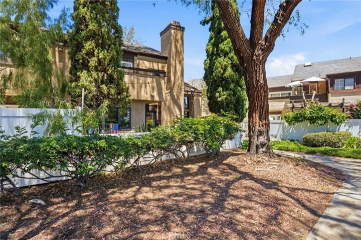 905 Hyde Court, Costa Mesa, California 92626