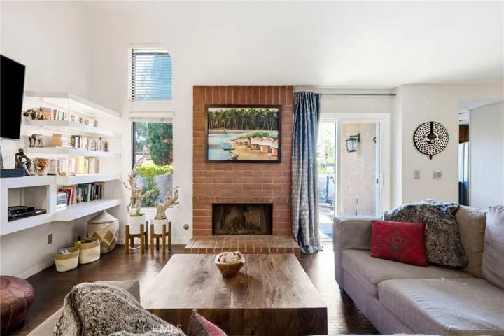 905 Hyde Court, Costa Mesa, California 92626