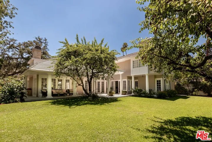 17417 Rancho Street, Encino, California 91316