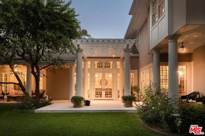 17417 Rancho Street, Encino, California 91316