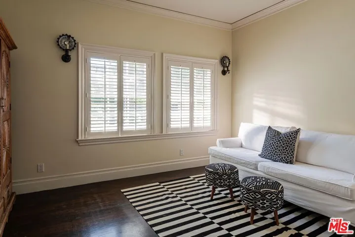 17417 Rancho Street, Encino, California 91316