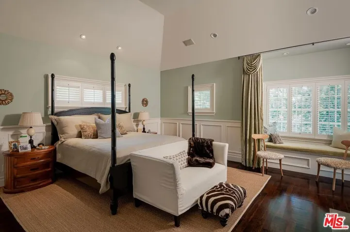 17417 Rancho Street, Encino, California 91316