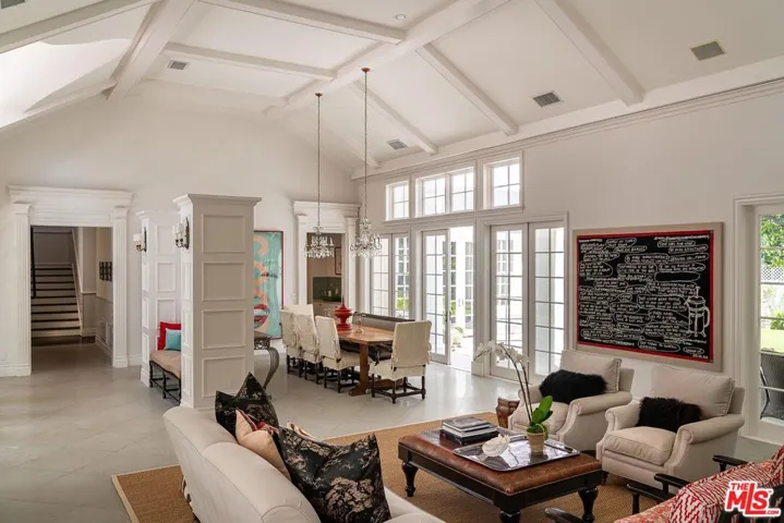 17417 Rancho Street, Encino, California 91316