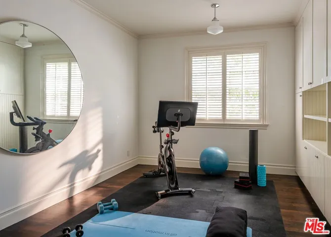 17417 Rancho Street, Encino, California 91316