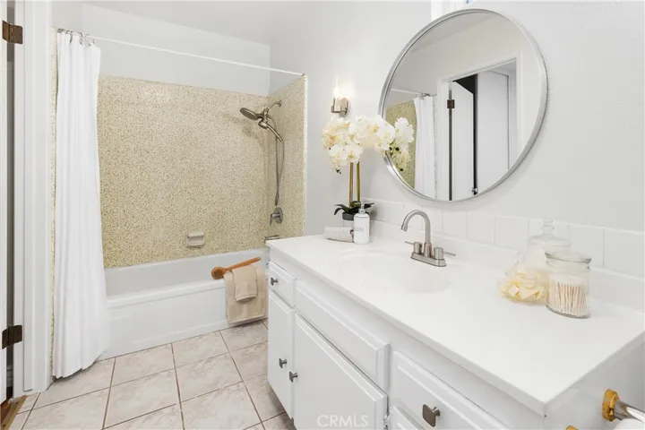 1707 Upperton, Los Angeles, California 90042