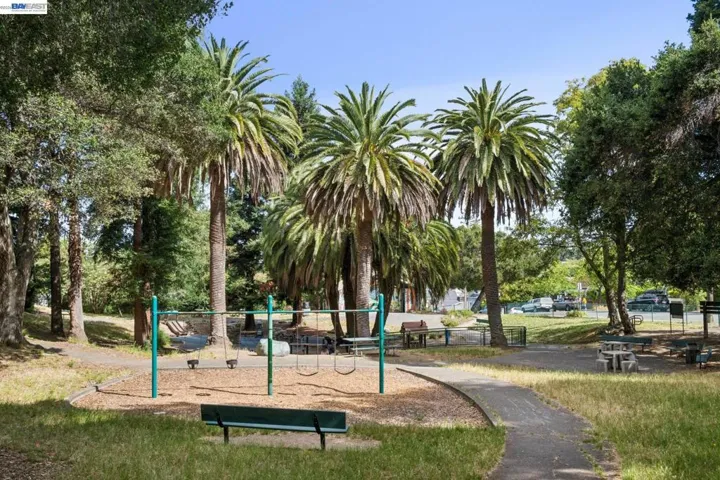 2600 55th Avenue, Oakland, California 94605