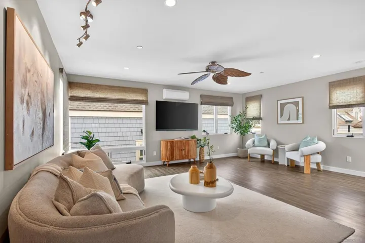 3828 Mission Blvd, San Diego, California 92109
