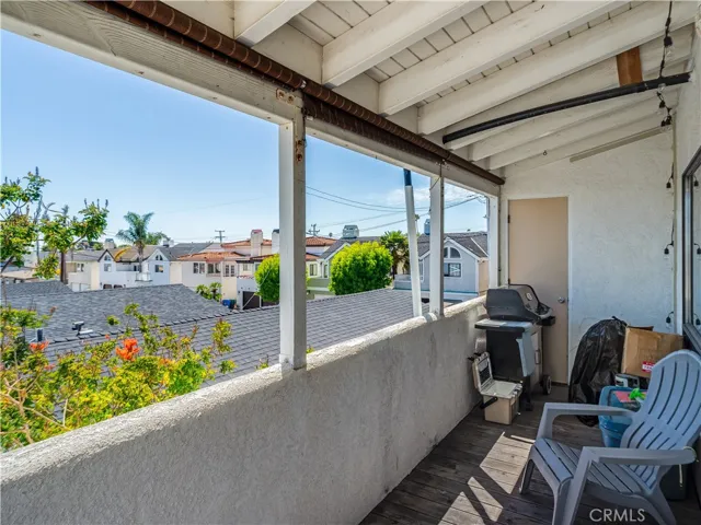 Unit B - Ocean view balcony