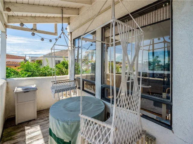 Unit C - Ocean view balcony