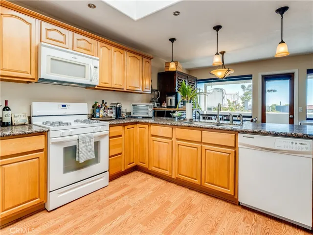 Unit B - Kitchen