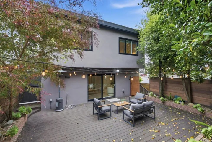998 Burnett Avenue, San Francisco, California 94131
