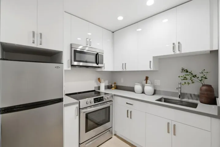 998 Burnett Avenue, San Francisco, California 94131