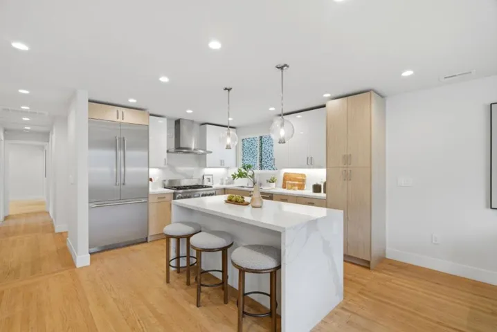 998 Burnett Avenue, San Francisco, California 94131