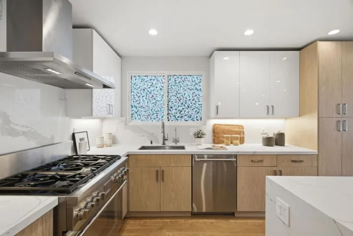 998 Burnett Avenue, San Francisco, California 94131